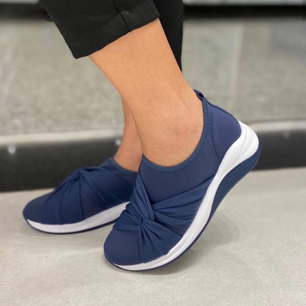 Arezzo sneakers in navy blue size US 7.5